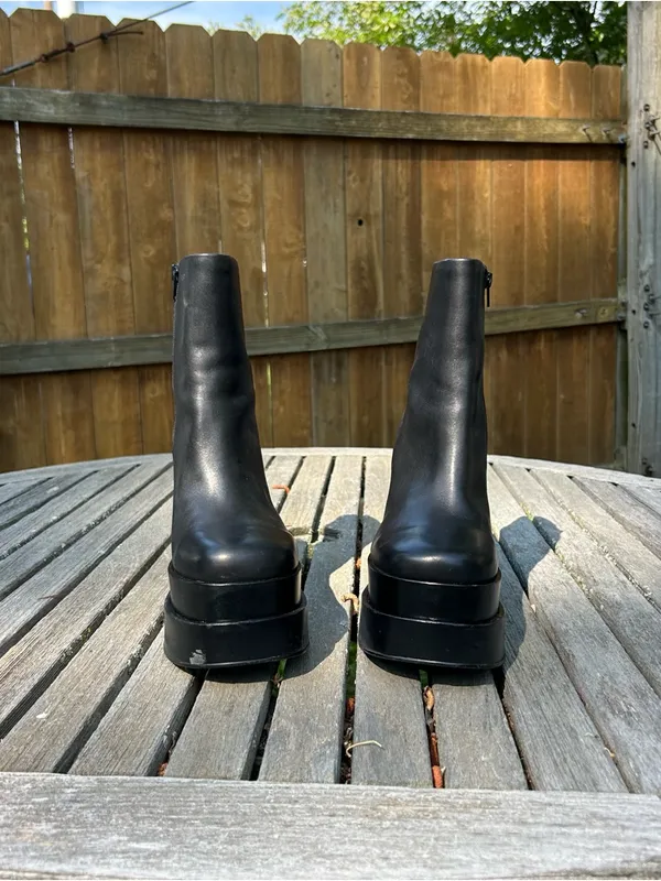 Steve Madden Black Genuine Leather Cobra Platform‎ Bootie size 9.5 in black - Image 3