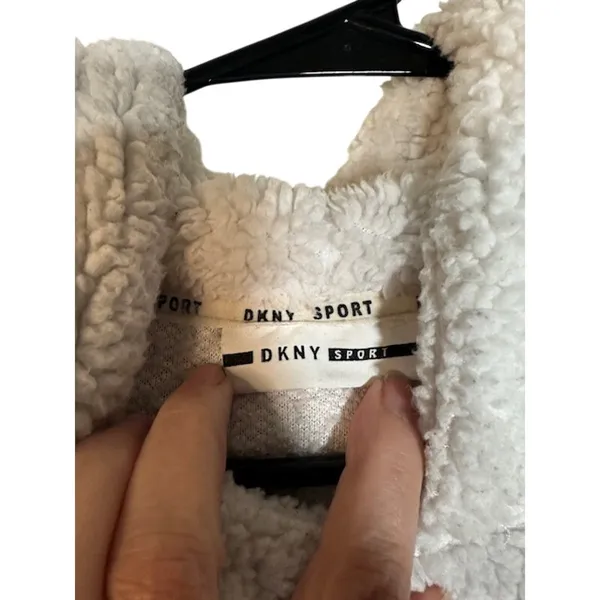 DKNY Sport White Patriots Cropped Teddy Bear Pullover Sweatshirt Womens Large - Image 8