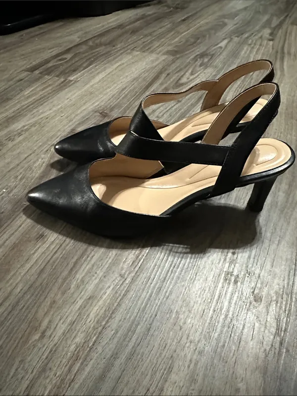Easy Spirit Black Pointed-Toe Slingback Heels - Image 5
