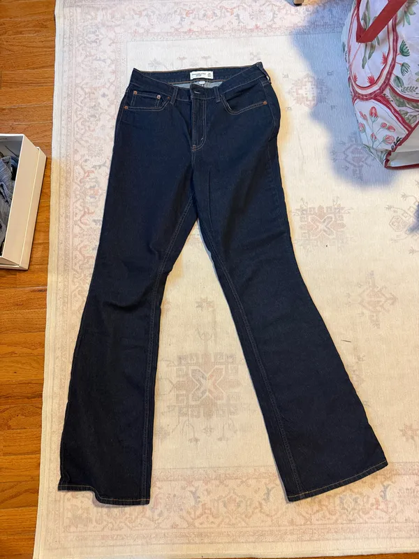 Abercrombie Jeans - Image 3