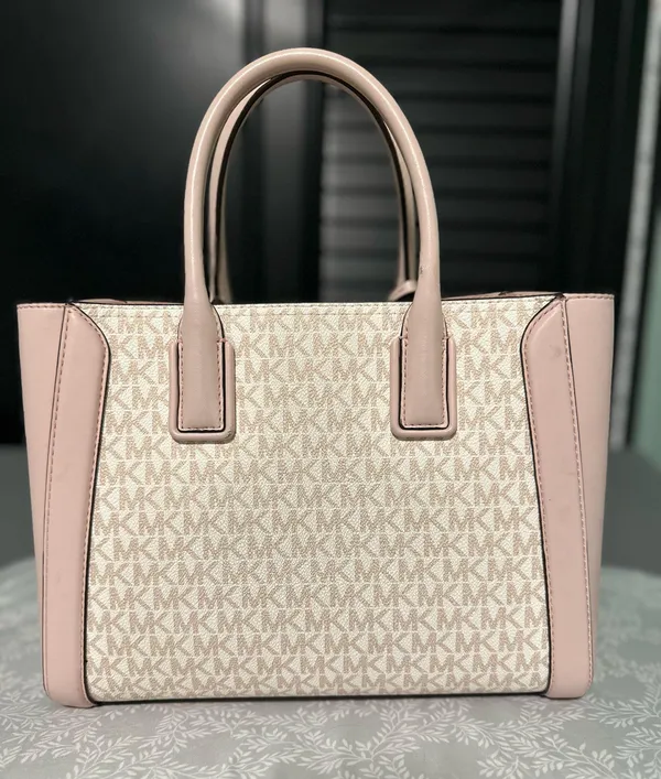 Michael Kors Kali MD Satchel with I Pad Case - Image 3