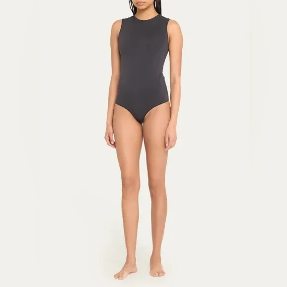 SKIMS Essentials Sleeveless Crewneck Bodysuit NWT Onyx XXS/XS Sold Out Slimming - Image 2