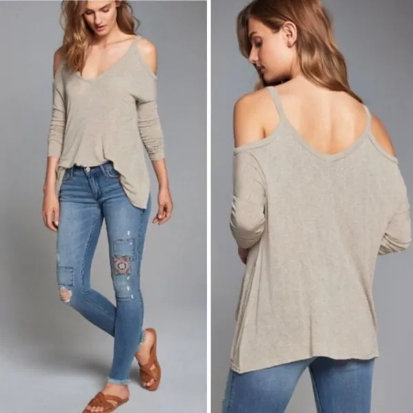 Abercrombie & Fitch Beige Ribbed Knit Cold Shoulder Asymmetrical Hem Blouse Top - Image 2