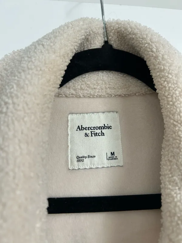 Abercrombie & Fitch Women’s Cream Sherpa Jacket Size Medium - Image 5