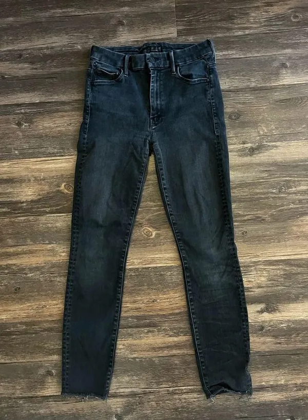 MOTHER DENIM - High Waisted Looker Ankle Fray in Blackbird - Image 3