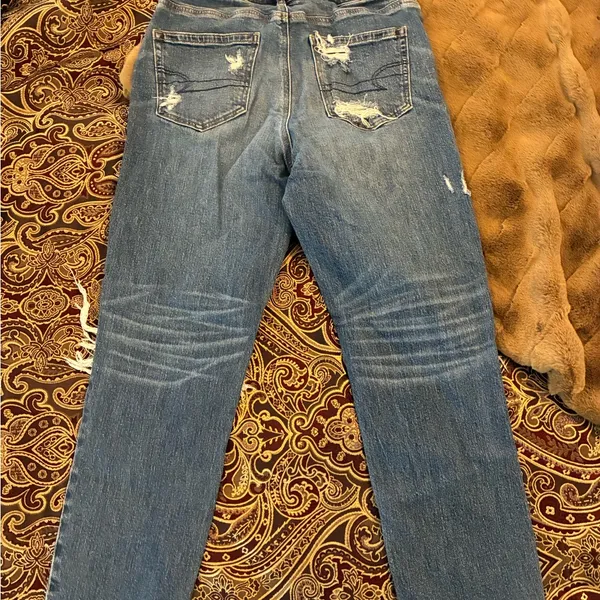 American Eagle Outfitters Women's Ripped Blue Mom Jeans!!! - Image 4