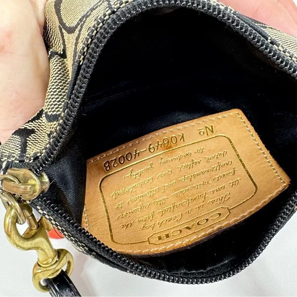 Coach 40028‎ Signature Logo Jacquard Corner Zip Wristlet Pouch Tan Black - Image 6