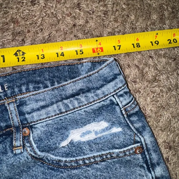 American Eagle Distressed Perfect Short size 14. - Image 9