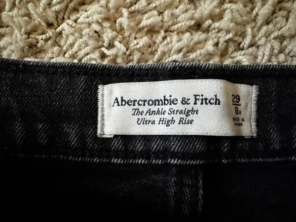Abercrombie The Ankle Straight Ultra High Rise - Image 3