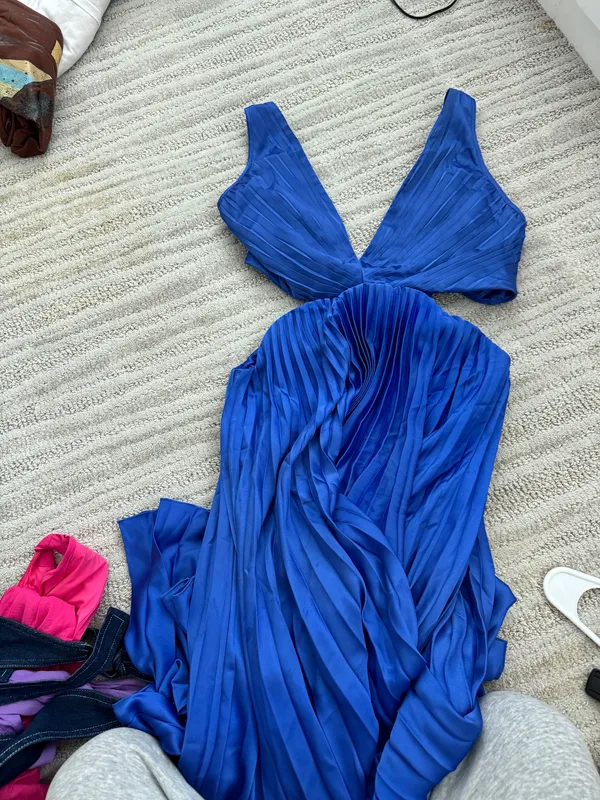 Abercrombie Giselle Pleated Cut Out Dress - Image 3