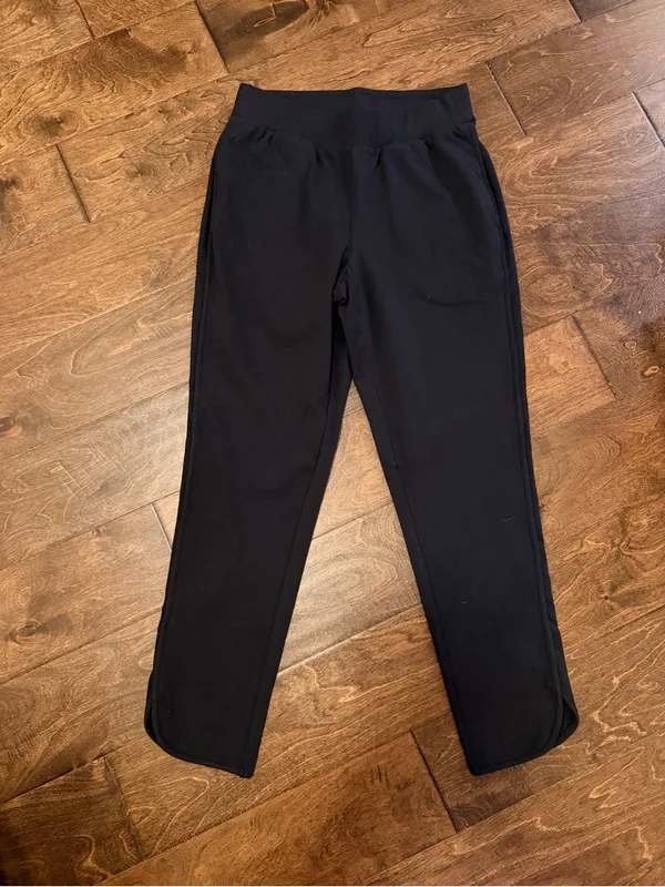 D & Co Active NWOT Petite Performance Leggings with Tulip Hem and Pockets - Image 3