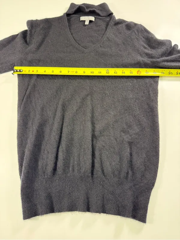 Neiman Marcus 100% Cashmere Black V-Neck Open Turtleneck Sweater - Image 4