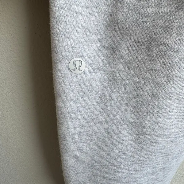 Lululemon womens 14 Scuba High Rise Jogger Crop Pant Sweatpant Fleece Light Grey - Image 4