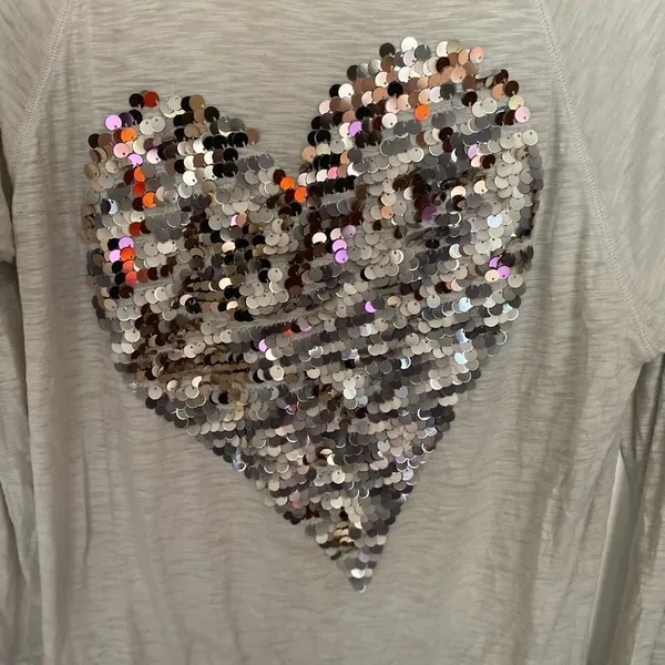 Express  Metallic Sequin Heart Long Sleeve Top Size Medium - Image 7