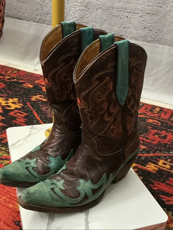 Women's vintage Brown Leather Heeled Western Boots with Turquoise Accents - Image 2