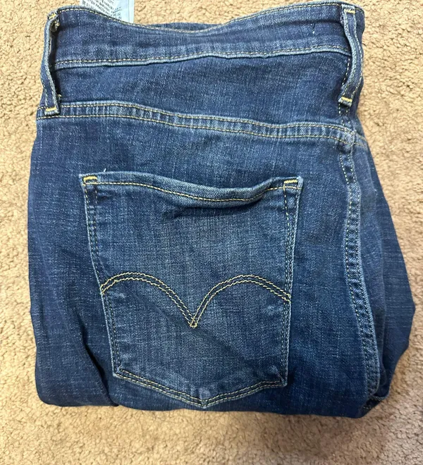 Levi’s High-Rise Skinny Jeans - Image 4
