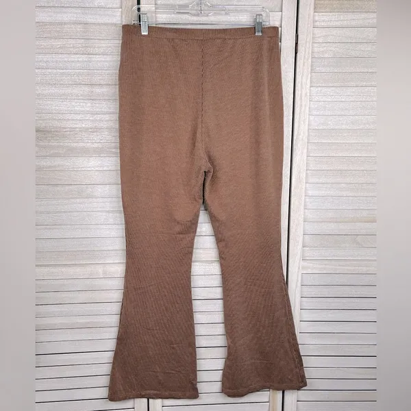 COLSIE Knit Lounge Set Pants & Cropped Button Front Top-Large - Image 5