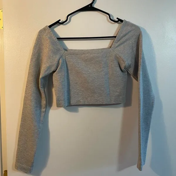 Fabletics gray long sleeve - Image 6