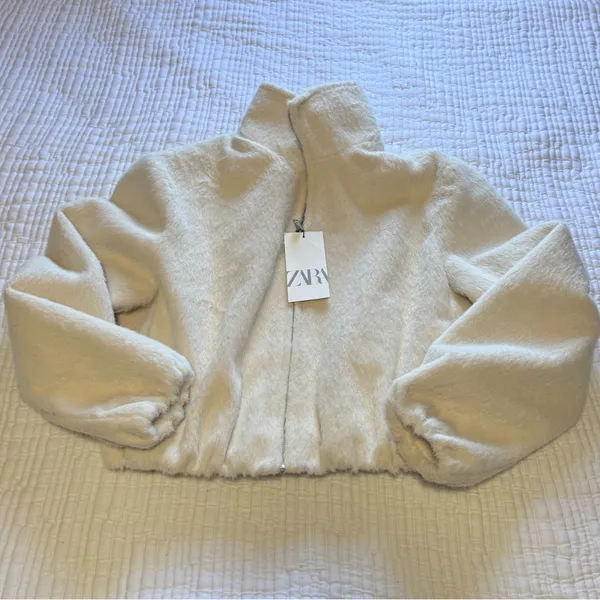 Zara - Cream Fuzzy Jack - Image 2