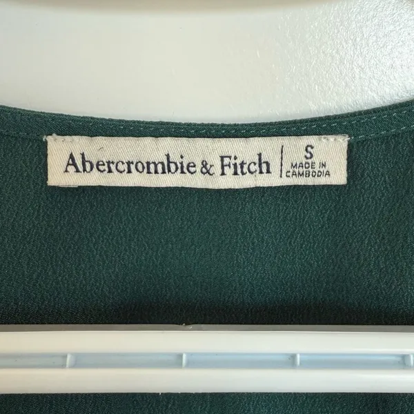 Abercrombie & Fitch Emerald Green Blouse Small - Image 4