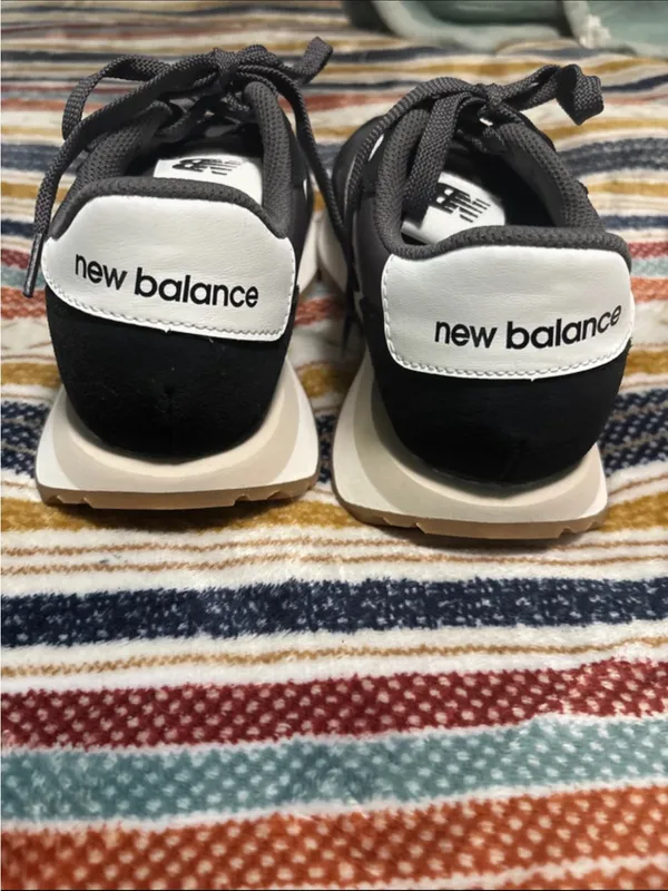 New Balance Women's Gray, White and Black Retro Runner Sneakers - Image 5