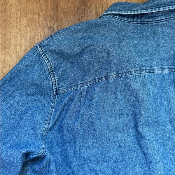 Vintage Cherokee Women’s Blue Lightweight‎ Denim Button Up Shirt - Image 8