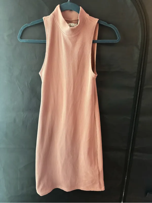Abercrombie & Fitch Stretchy Dusty Pink Sleeveless Dress - Image 8