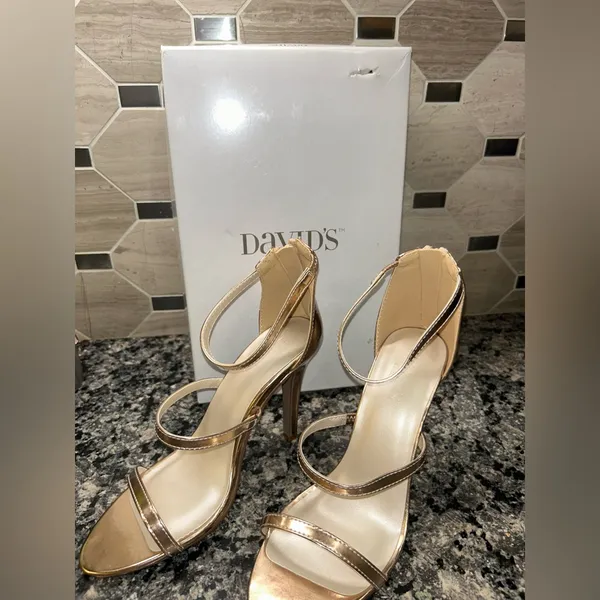 David’s Bridal Triple-Strap Gold Metallic Stiletto heels Style BACI Women’s Sz 8 - Image 4