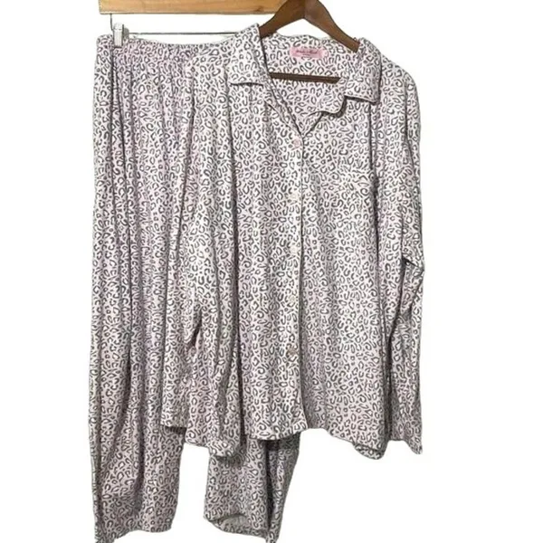 White Mark · 2pc Pajama Set Size 3X · Girlsoft Pink Gray Cheetah Print Plush - Image 2