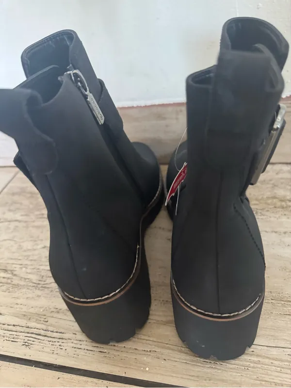 Blondo Black Lug-Sole Waterproof Ankle Boots - Image 8