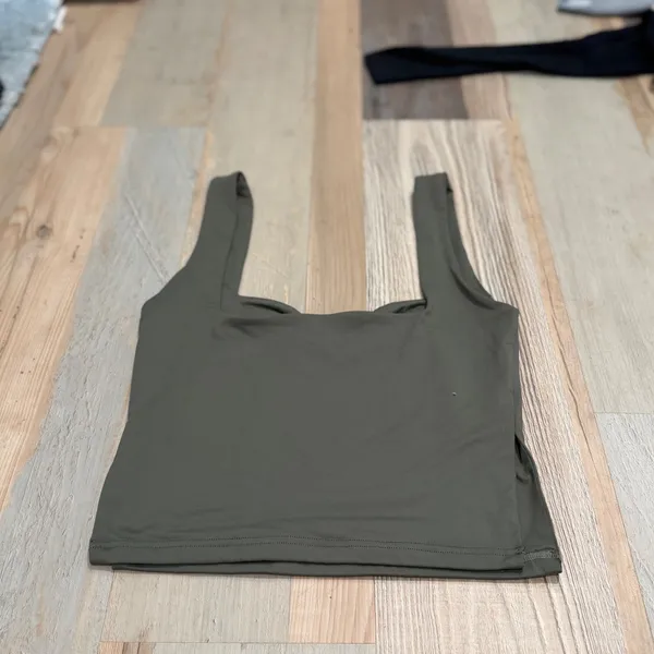 ReoRia Ruched Sweetheart Tank Top Size S Olive Green Sleeveless Crop Top - Image 3