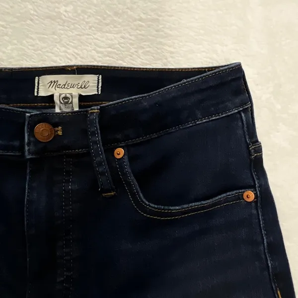 Madewell Women's Navy and Blue Jeans - Image 5