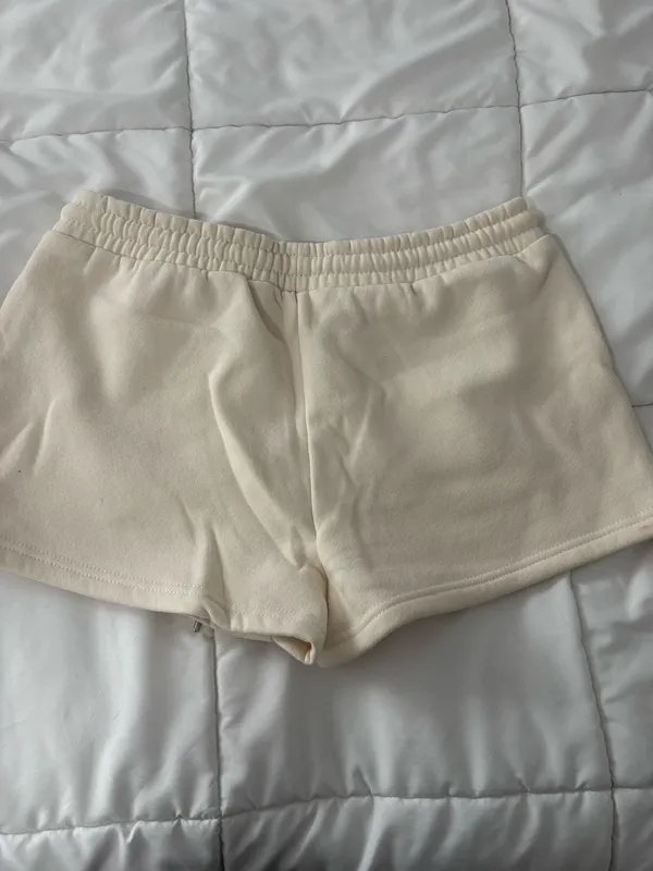 Edikted Sweat Shorts Cherry - Image 2