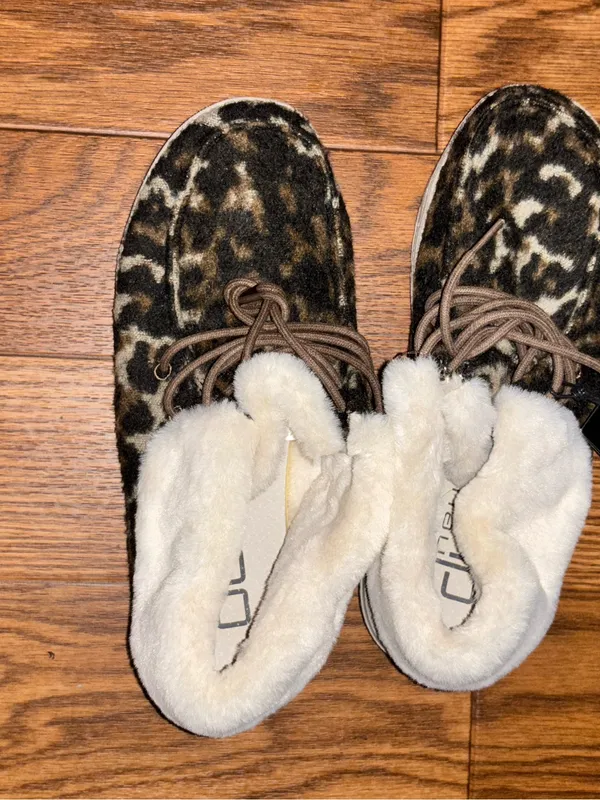 Hey Dude Britt Abstract Tan Leopard shoes size 7 new with tags - Image 3