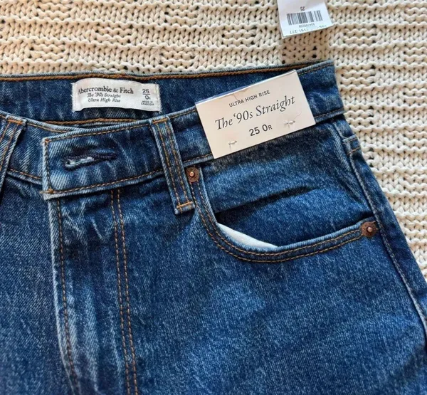 Abercrombie Jeans - Image 3
