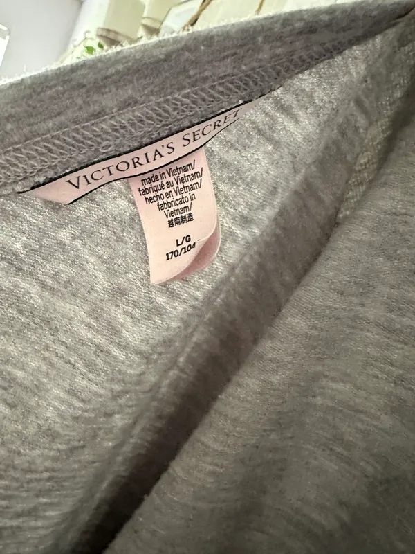 Victoria’s Secret Open Back Sweater - Image 4