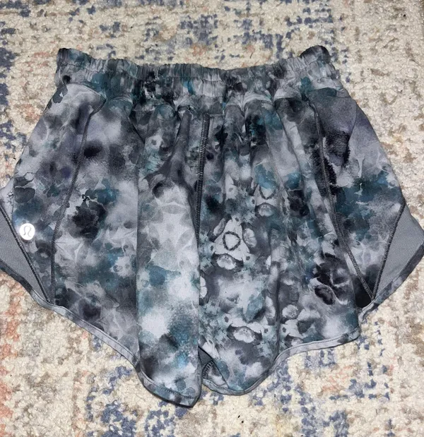 Hotty Hot Short 2.5” - Image 2