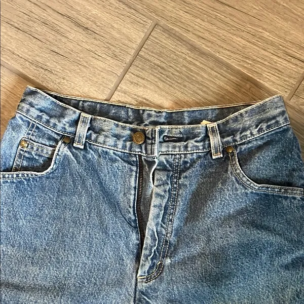 Levi's Blue Jean Shorts High-Waisted Relaxed Fit - Image 2