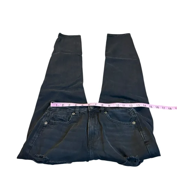 AMERICAN EAGLE black very distressed mom Jean - Image 3