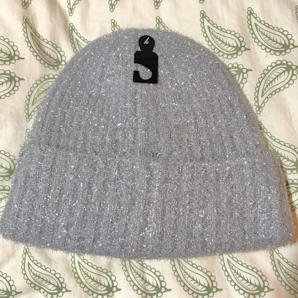 Kate Spade New York Heather Grey Silver Tinsel Knit Beanie Winer Hat OS NWT - Image 4