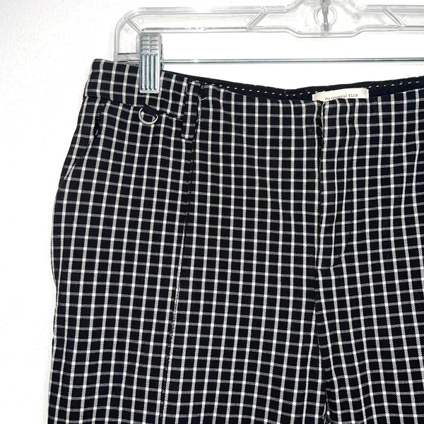 Essential Slim Black & White Plaid Print Cropped Pants - Image 4