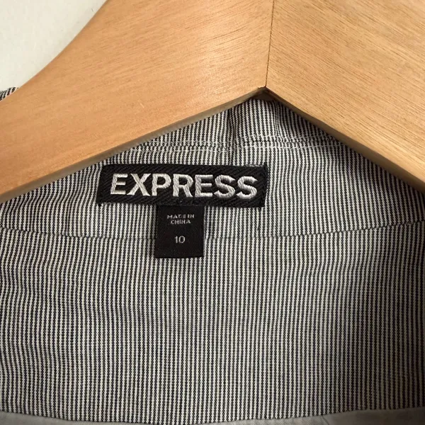 Express Women's Light Gray Suit Jacket - Image 2