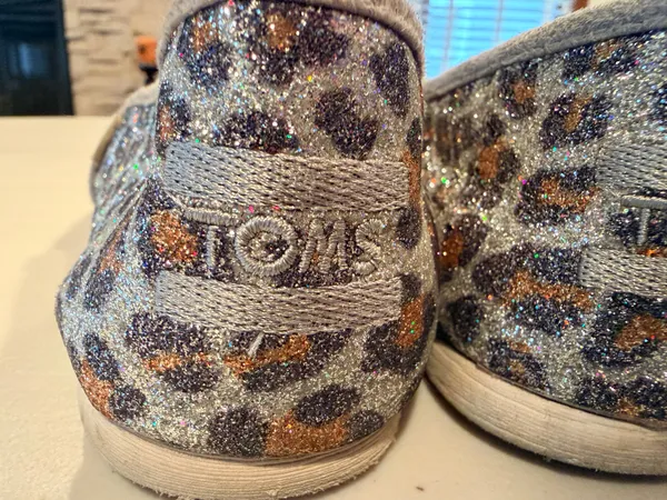 TOMS | Womens Alpargata Classic Silver Glitter Cheetah Print. Size: 6 - Image 8