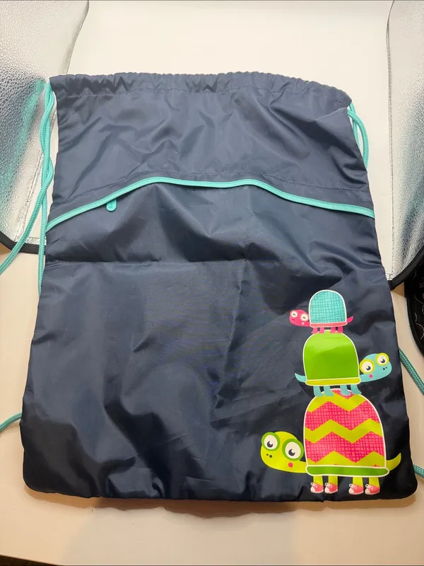 Thirty-one Cinch Bag Navy Blue With Turtle Graphic and Front Pocket - Image 2