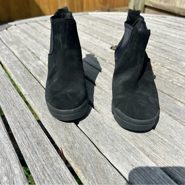 Eileen Fisher Splash Waterproof Suede Chelsea Bootie in Black,‎ size 5.5 - Image 3
