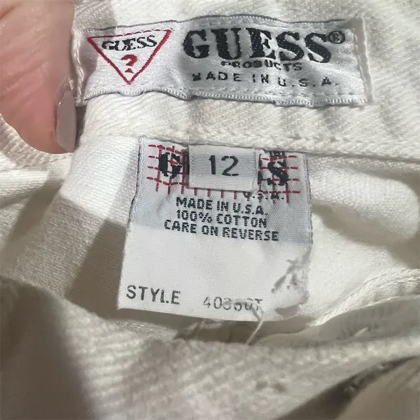 Vintage GUESS Women's White High-Waisted Cut-Off Denim Shorts Standard Size 12 - Image 7