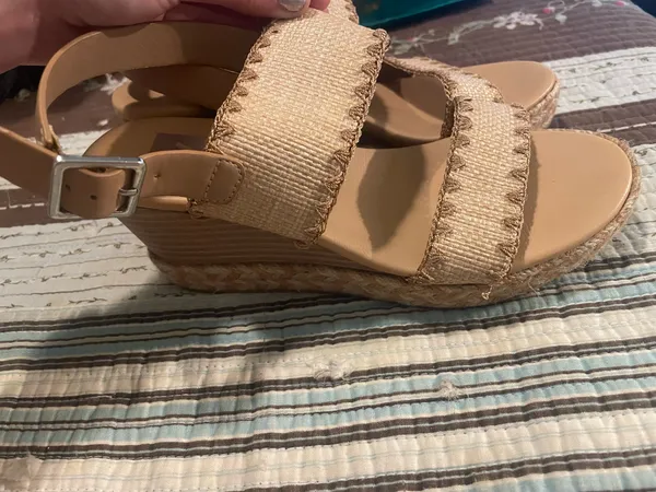 DV by Dolce Vit Wedge Sandals - Image 4