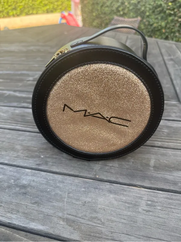 MAC Cosmetics Gold Glitter Round Cosmetic Case with Black Trim - Image 4
