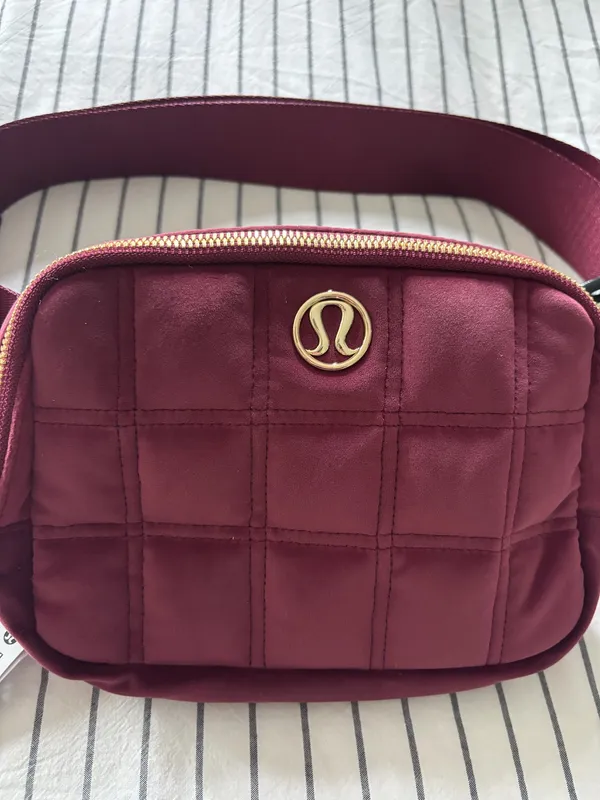 Everywhere Lululemon Belt Bag - Image 2