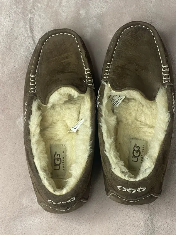 Ugg Australia Ansley Moccasin slippers women size 6 - Image 4